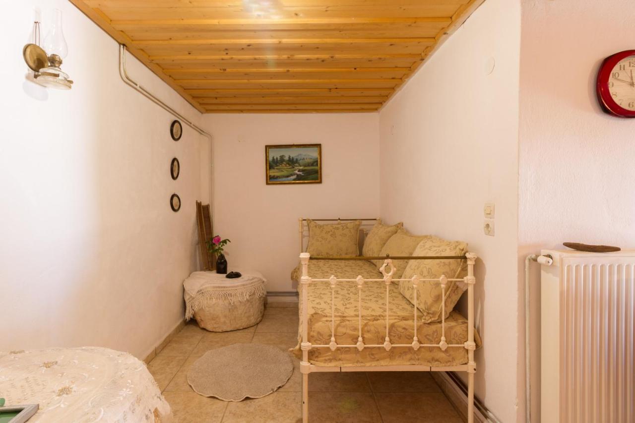 The Old House - Wood & Stone Villa Evreti Luaran gambar